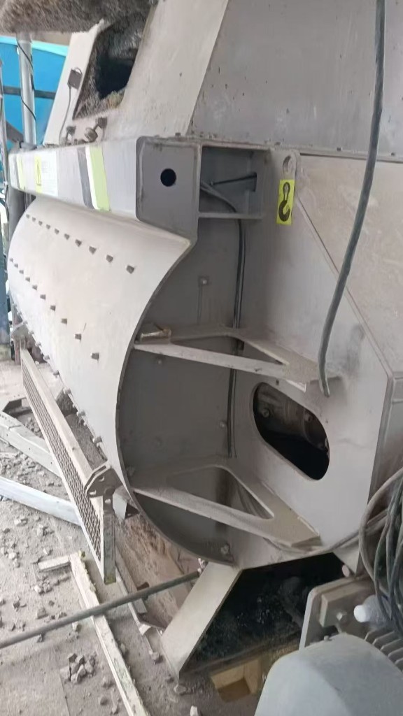 Actual mixer discharge side of used HZS120 plant PB-HZS120-001